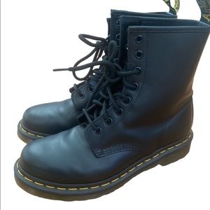 Dr. Martens Doc 8 Womens Black Doc